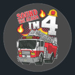 Geluid Het Alarm Ik ben 4 brandweerman Ronde Sticker<br><div class="desc">Geluid Het alarm dat ik vier brandweermannen ben.. 4e verjaardag van het ontwerp van de familie Classic Round Sticker Classic Collectie.</div>