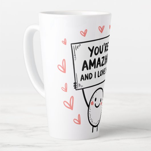 Geluid personage met een lachend gezicht latte mok (Linkerhoek)