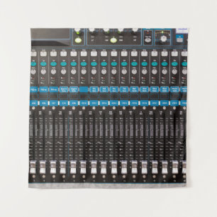 Geluidsmixer controle, evenementenhal. wandkleed