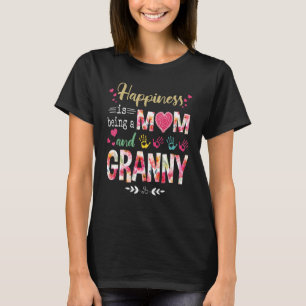 Geluk is een moeder en een oma bloem moeder. t-shirt