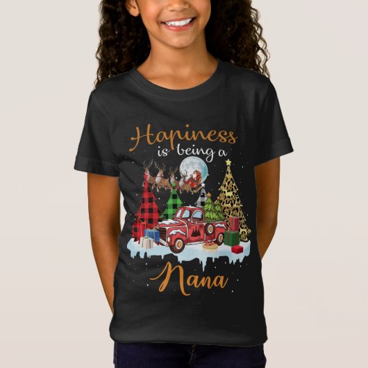 Geluk is een Nana Funny Red Truck Tree Chris T-shirt (Voorkant)