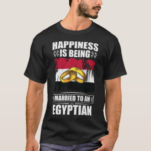 Geluk wordt getrouwd met een Egyptenaar T-shirt