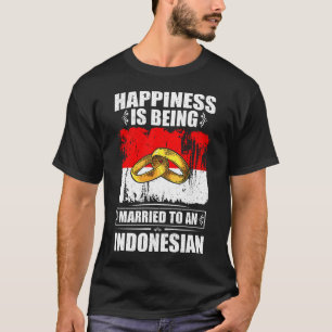 Geluk wordt getrouwd met een Indonesisch T-shirt