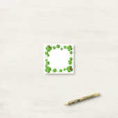 Gelukbrengende vierbladige klavers & lieveheersbee post-it® notes (Op bureau)