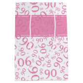 Gelukkig 90ste Willekeurig Nummerpatroon Roze/Wit Medium Cadeauzakje (Achterkant)