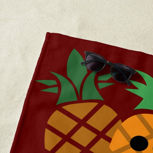 Gelukkig Ananas Ontwerp - Strand Handdoek (In situ)