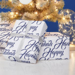 Gelukkig Chanoeka wit en marineblauw elegant scrip Cadeaupapier<br><div class="desc">Gelukkig Chanoeka marine blauw en wit Joods Vakantie elegant script cadeau Wrapping Paper. Donker marineblauw schrift typografie patroon op witte achtergrond kleur.</div>