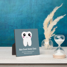 Gelukkig glimlachend tandtandheelkundig deeg fotoplaat