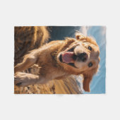 Gelukkig Golden Retriever Running Fleece Deken (Voorkant (Horizontaal))