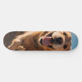 Gelukkig Golden Retriever Running Persoonlijk Skateboard (Horizontaal)