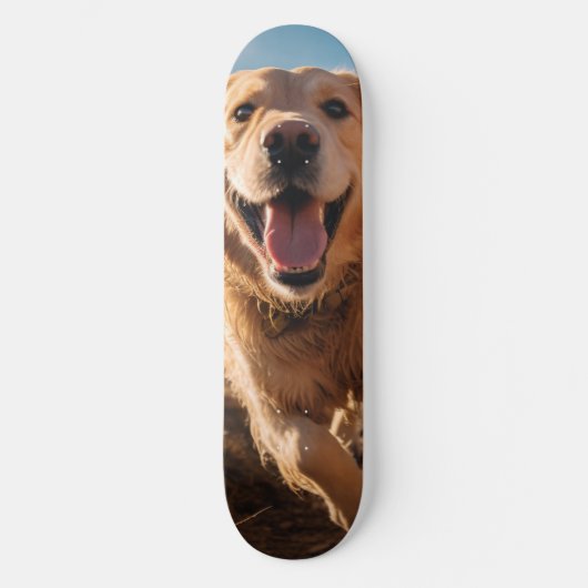 Gelukkig Golden Retriever Running Persoonlijk Skateboard (Voorkant)