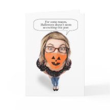 Gelukkig Halloween Vrouw met Covid Mondkapje