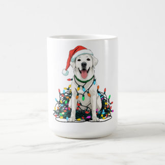 Gelukkig honden verward in kerstlichten T-shirt Koffiemok