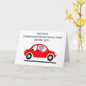 Gelukkig is de dame net geslaagd voor de rijexamka kaart (Gele Bloem)