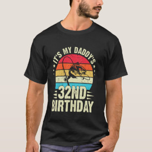 Gelukkig is het de 32e verjaardag van mijn papa Vi T-shirt