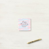Gelukkig jubileum huwelijksnaam datum jaar pastel post-it® notes (Op bureau)