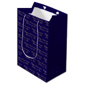 Gelukkig jubileum script met naam blauw goud medium cadeauzakje (Voorkant Gekanteld)