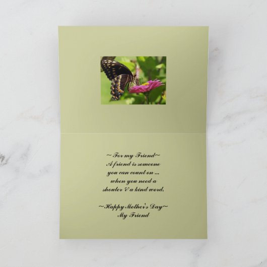 Gelukkig Moederdag, Vriend, vlinder op bloem Kaart (Binnen)