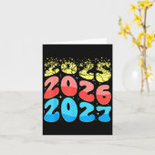 Gelukkig Nieuwjaar 2026 Komt Er Soon 2027 Grappig  Kaart (Gele Bloem)