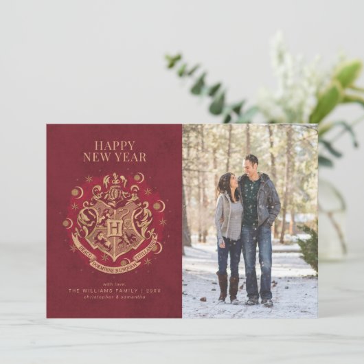 Gelukkig Nieuwjaar | HOGWARTS™ Crest Family Foto Feestdagenkaart (Staand voorkant)