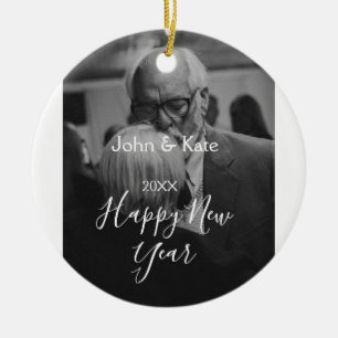 Gelukkig nieuwjaar koppel foto naam jaar zwart wit keramisch ornament