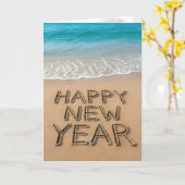 Gelukkig Nieuwjaar Tekst op een Tropisch Strand Kaart (Gele Bloem)