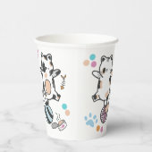 Gelukkig Nieuwjaar tussen Kittens in balans op een Papieren Bekers (Rechts)