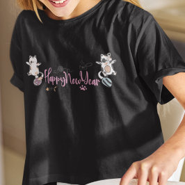 Gelukkig Nieuwjaar tussen Kittens in balans op een T-shirt