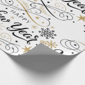 Gelukkig Nieuwjaar Zwart en Goud Sneeuwvlok Cadeaupapier (Hoek)