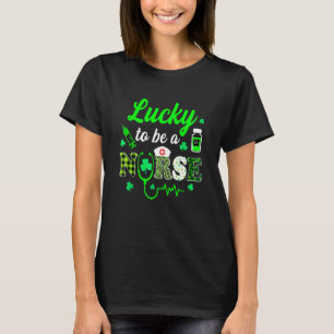Gelukkig om een verpleegster te zijn Ierse geluksv T-shirt