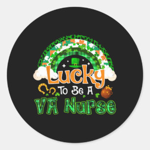 Gelukkig om Va-verpleegster te zijn Shamrock Regen Ronde Sticker