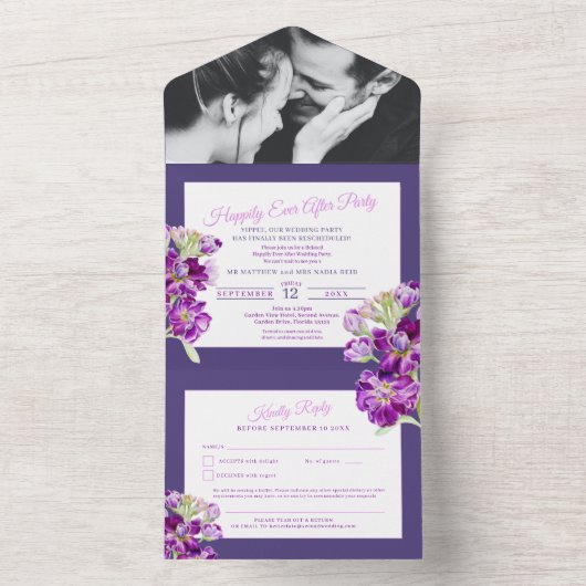 Gelukkig ooit na bruiloft paarse voorraad waterver all in one uitnodiging (Binnen)