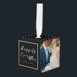 Gelukkig ooit na de Foto's van de Weddenschap Coll Decoratie<br><div class="desc">Gelukkig na in elegant ontwerp van het typografische manuscript met de namen van de bruid en van de groom,  de trouwdatum en vier van uw foto's. Mooie trouwcadeau of keepasje!</div>