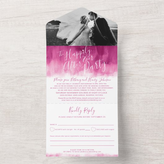 Gelukkig ooit na de huwelijksfeestfoto rood all in one uitnodiging (Binnen)