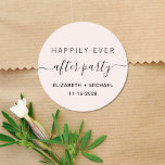 Gelukkig ooit na partij roze weddenschappen ronde sticker<br><div class="desc">Een moderne lichtroze sticker voor uw post trouwreceptie of partijuitnodigingen,  gunsten en correspondentie met "Gelukkig Ooit na Partij"in een mengeling van eenvoudige typografie en trendy manuscript met swashes,  uw namen en datum.</div>