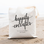 Gelukkig ooit na Persoonlijke Onthaal van de Wedde Tote Bag<br><div class="desc">Bekijk meer dan 400 populaire trouwstijlen van het collectie "Wedding Canvas tassen" van onze winkel! Klik op 'Ontwerp bewerken' om verder aan te passen. U kunt de lettergrootte, lettertypekleur en nog veel meer wijzigen! canvas tassen, canvas tassen bruiloft, rotsachtige canvas tassen, moderne canvas tassen, naam, gepersonaliseerde canvas tassen, winkelende canvas...</div>