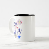 Gelukkig op 4 juli! Met vuurwerk en sterren Tweekleurige Koffiemok (Voorkant links)