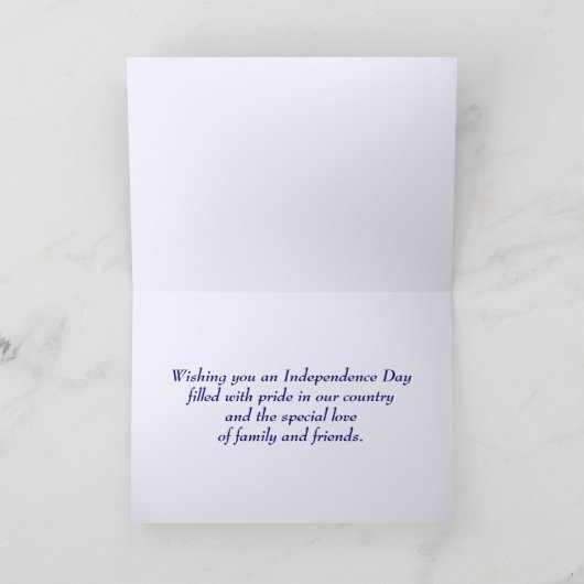 Gelukkig op 4 juli. Patriottisch ontwerp Kaart (Binnen)