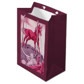 gelukkig paard in roze medium cadeauzakje (Voorkant Gekanteld)