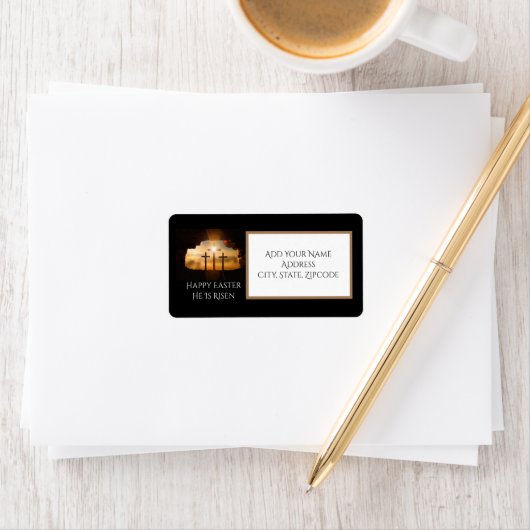 Gelukkig Pasen dat hij drie kruisingen heeft. Etiket (Insitu)