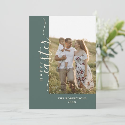 Gelukkig Pasen Modern Minimalistisch Sage Groene K Feestdagenkaart (Staand voorkant)