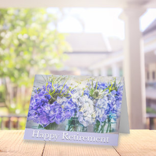 Gelukkig Pensioen Paarse Hydrangea's In Metselaren Kaart