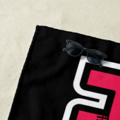 Gelukkig regenboogkleurig woord strandlaken (In situ)