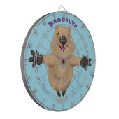 Gelukkig springend quokka cartoon design dartbord (Voorkant Links)