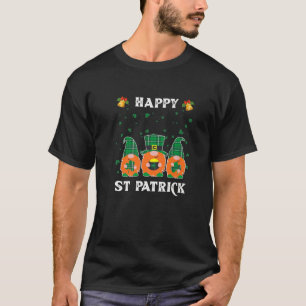 Gelukkig St. Patrick's Day Funny Three Gnomes Hold T-shirt