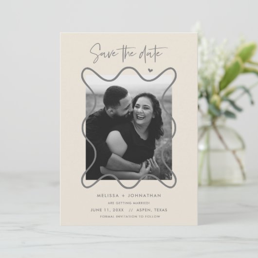 Gelukkig stel Sla de datum op voor trouwannonce Save The Date (Staand voorkant)