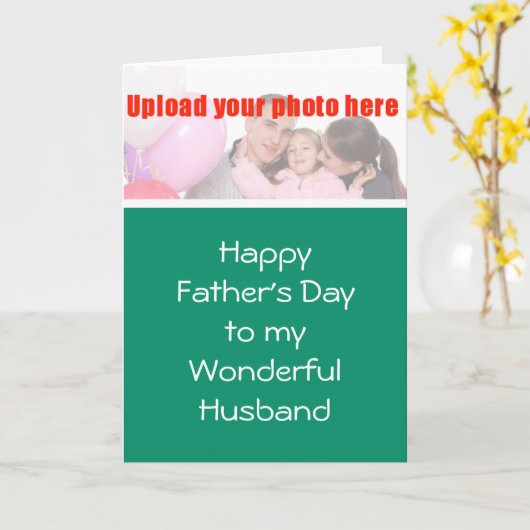 Gelukkig Vaderdag aan Echtgenoot van Vrouw voegt Kaart (Gele Bloem)