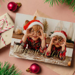 "Gelukkig Vakantie" Aangepaste kerstfoto Folie Feestdagenkaart<br><div class="desc">Deze mooie feestelijke wenskaarten zijn volledig aanpasbaar. Voeg uw eigen foto en bericht toe en verander het kleurenschema door de knoop VAN IT AAN TE PASSEN! te klikken.</div>