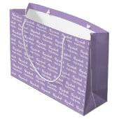 Gelukkig Verjaardag Witte Script Naam Bleekpaars Groot Cadeauzakje (Achterkant Gekanteld)