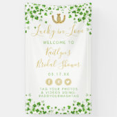 Gelukkig Verliefd St. Patrick's Day Bruidsbruiloft Spandoek (Verticaal)